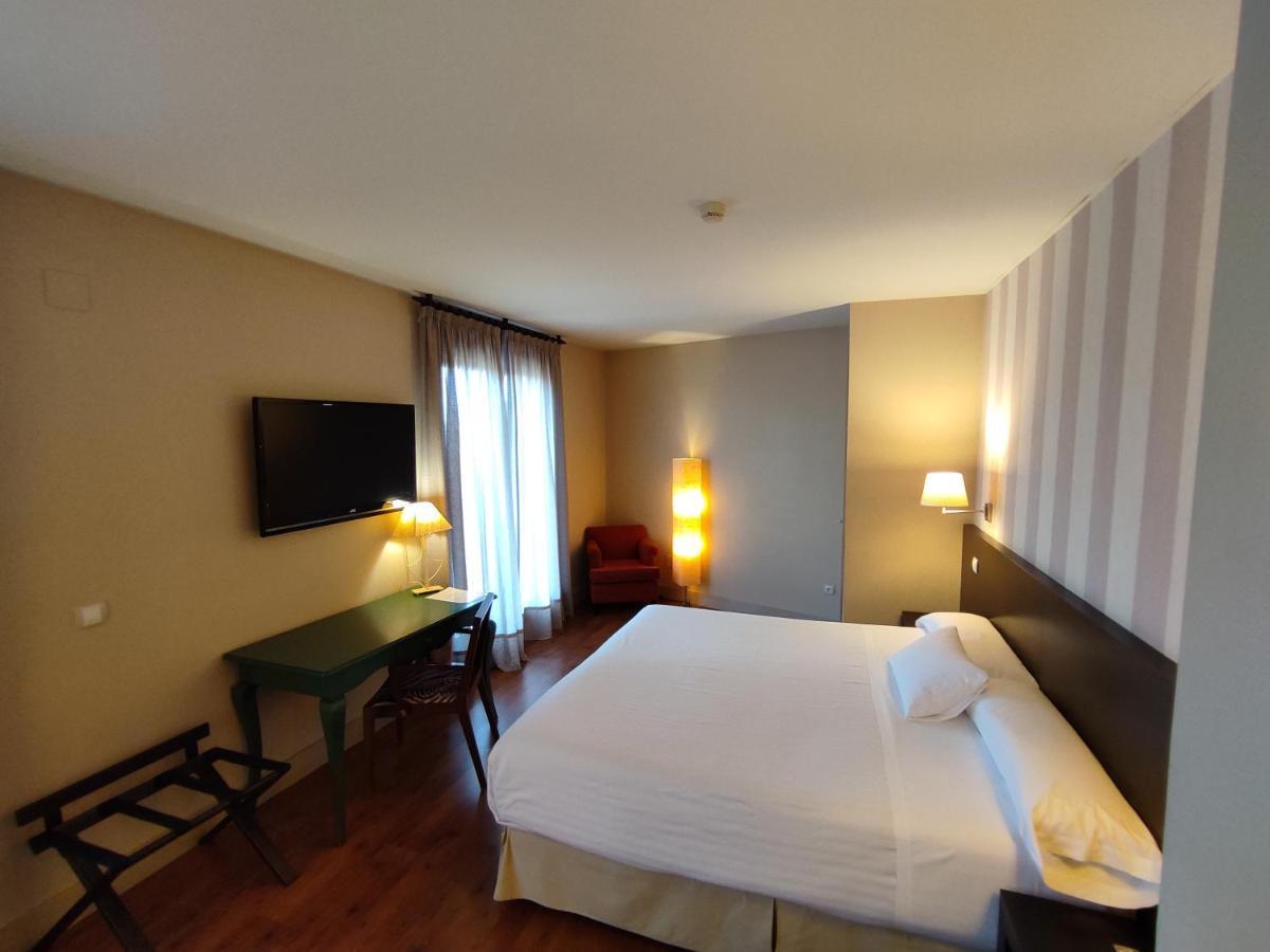Hotel Puerta Del Arco Тудела-де-Дуэро Экстерьер фото