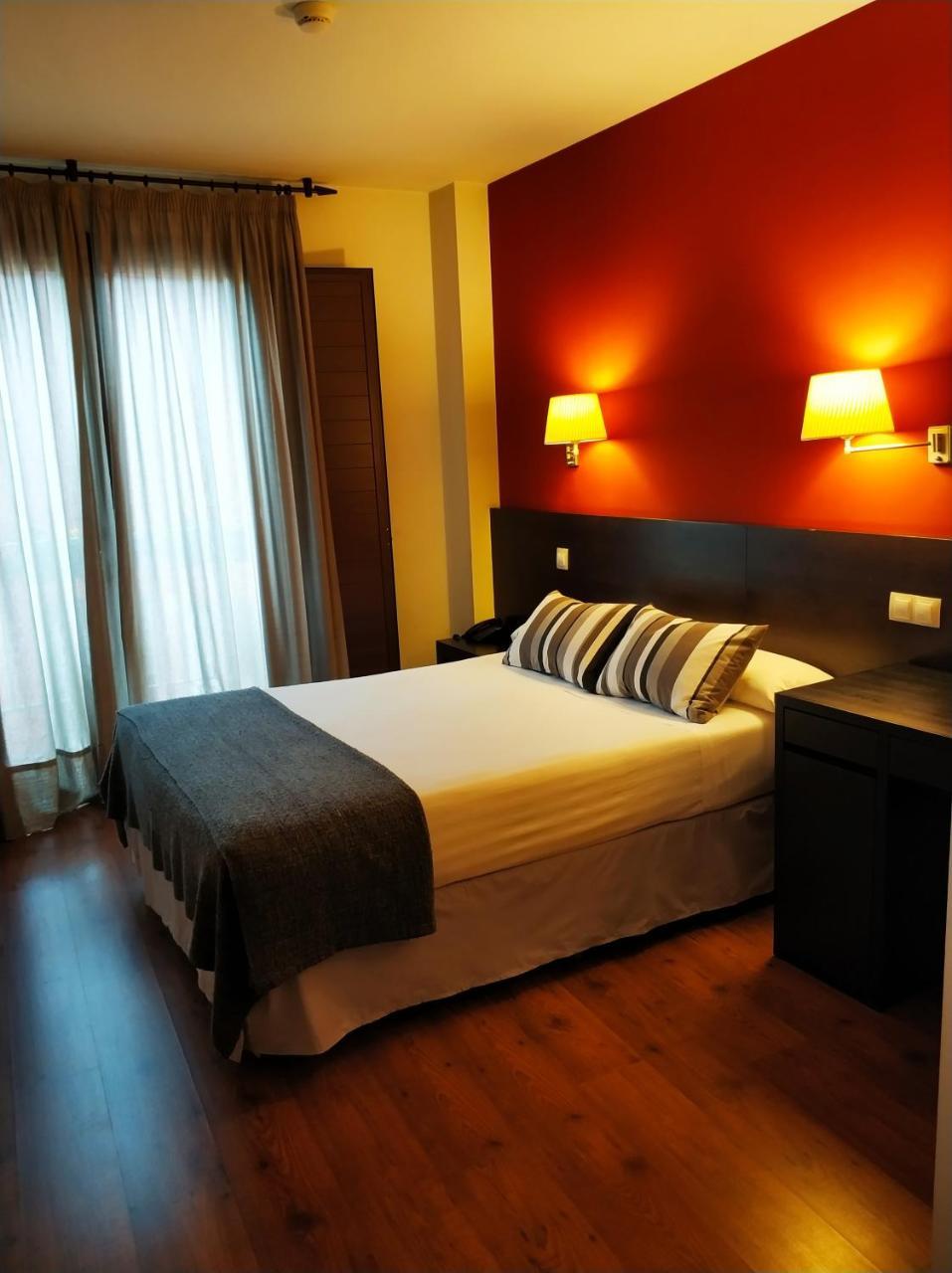 Hotel Puerta Del Arco Тудела-де-Дуэро Экстерьер фото