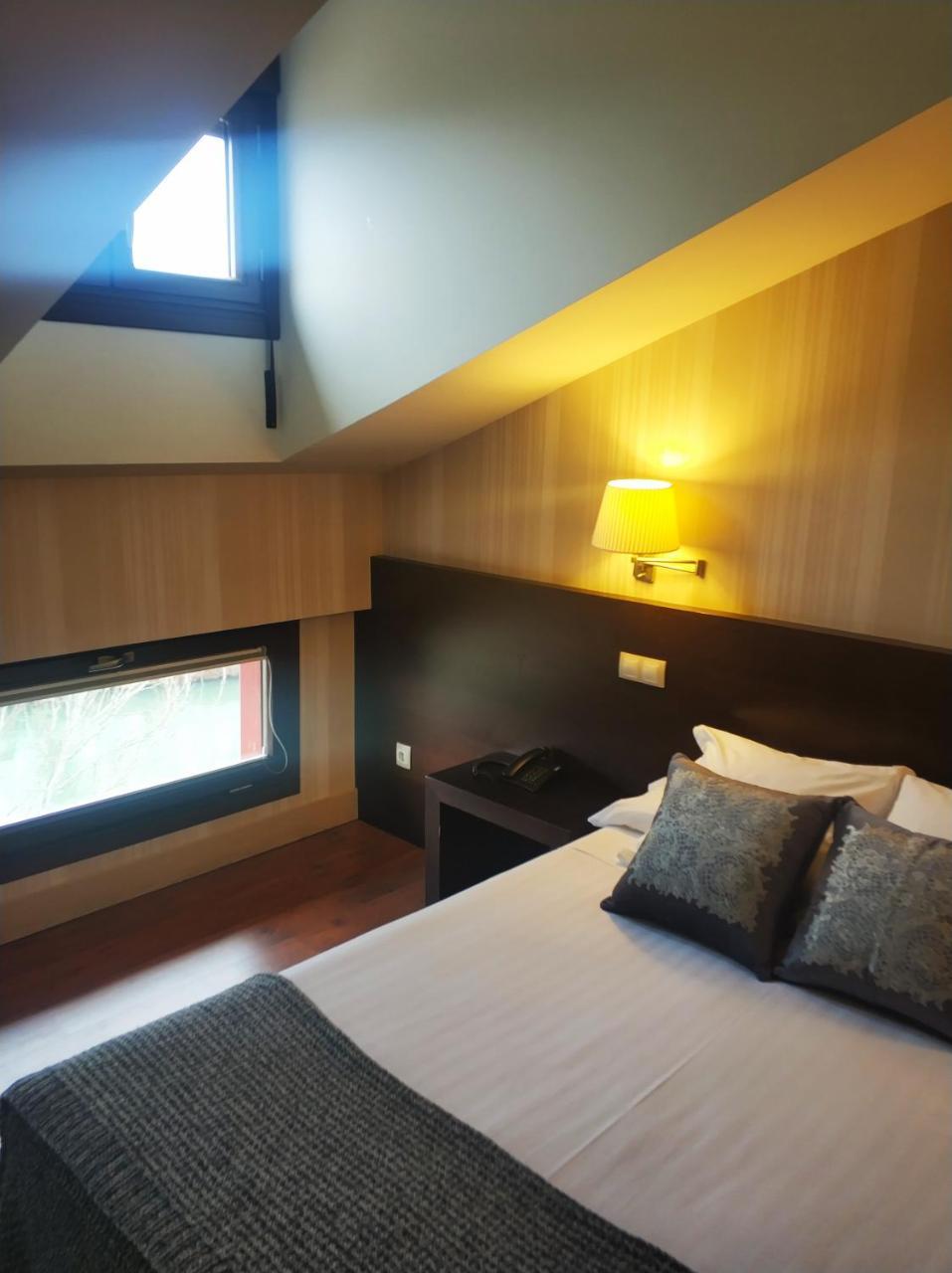 Hotel Puerta Del Arco Тудела-де-Дуэро Экстерьер фото