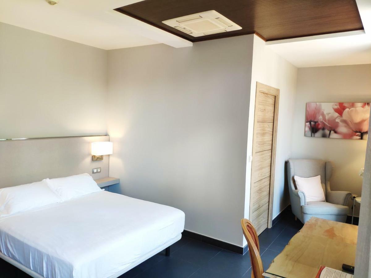 Hotel Puerta Del Arco Тудела-де-Дуэро Экстерьер фото