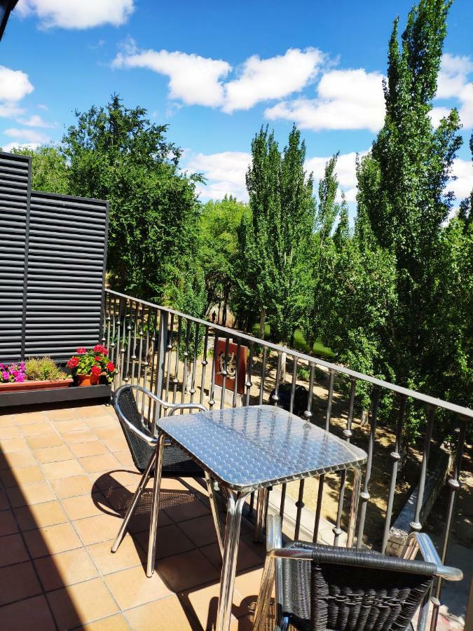 Hotel Puerta Del Arco Тудела-де-Дуэро Экстерьер фото