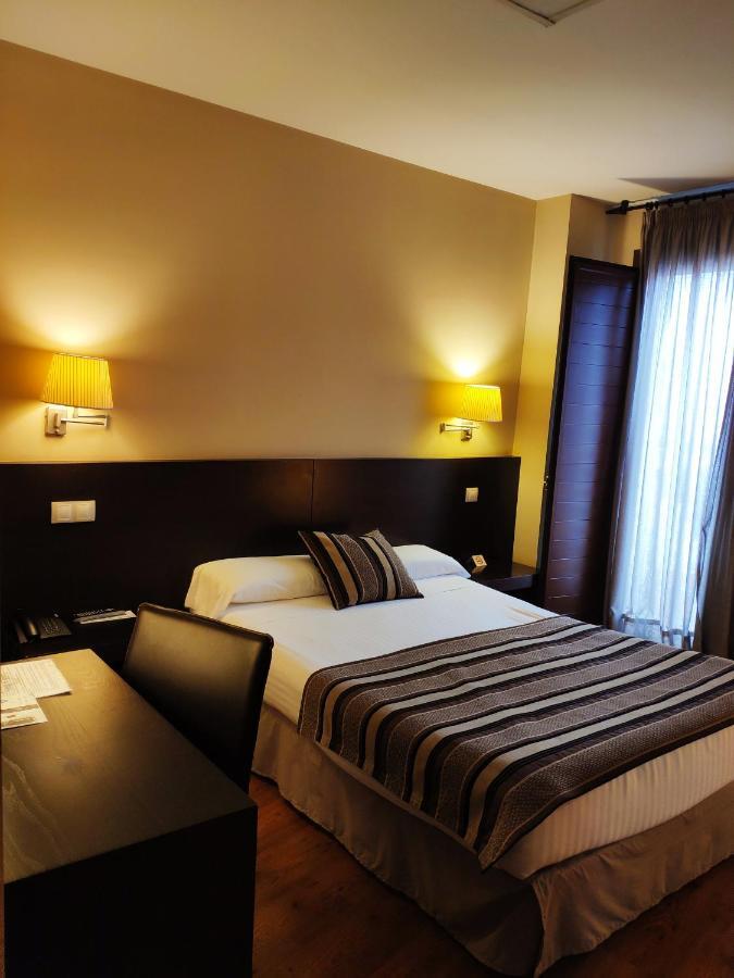 Hotel Puerta Del Arco Тудела-де-Дуэро Экстерьер фото